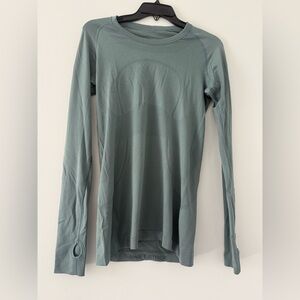 lululemon swiftly long sleeves size 8 womens
